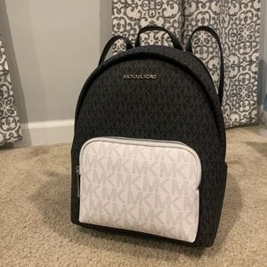 ⭐️brand new ⭐️ Michael kors Erin backpack